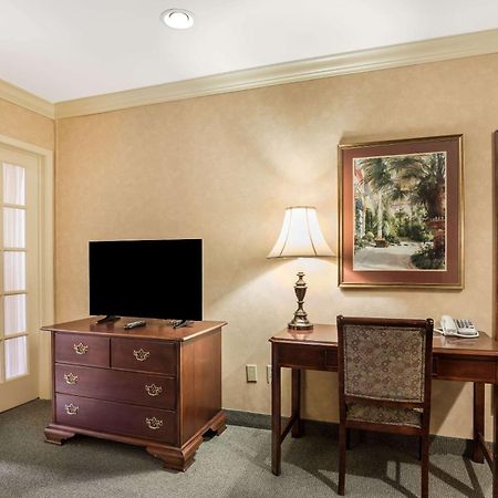 Traditions Hotel & Spa, Ascend Hotel Collection Johnson City Екстериор снимка