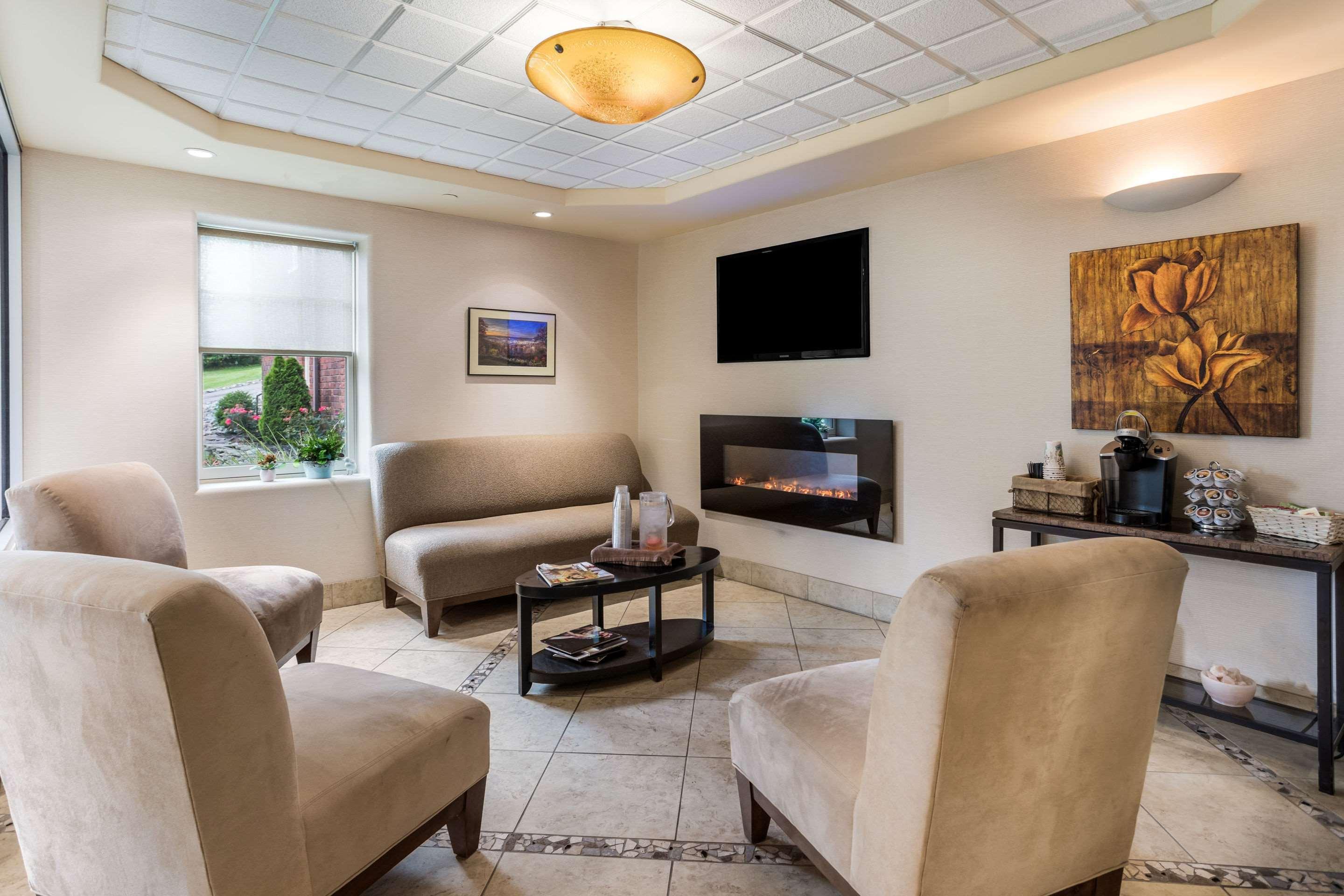 Traditions Hotel & Spa, Ascend Hotel Collection Johnson City Екстериор снимка