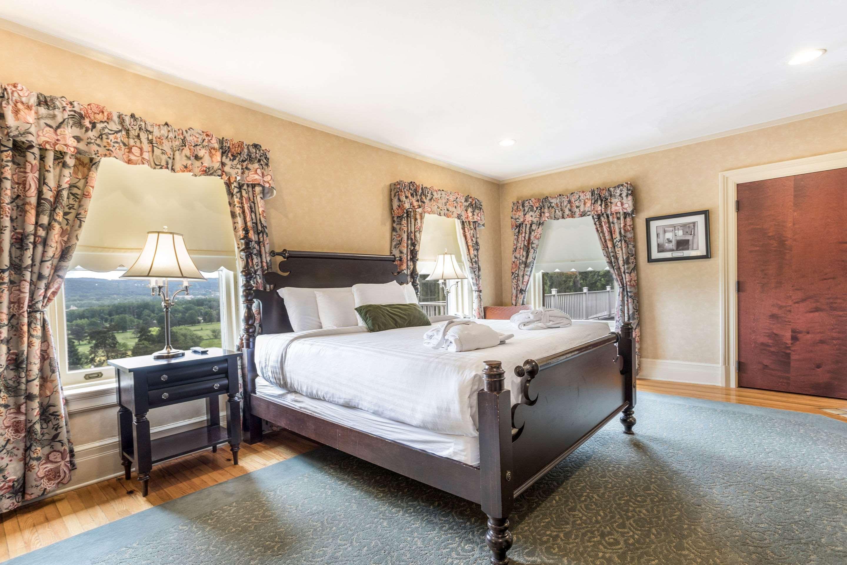 Traditions Hotel & Spa, Ascend Hotel Collection Johnson City Екстериор снимка